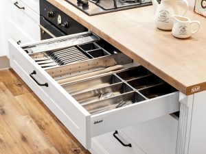 OLYMPUS DIGITAL CAMERA Wybieramy szuflady do kuchni. O czym powinniśmy wiedzieć?